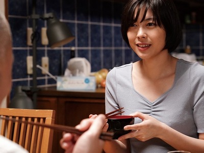 寝取られ願望の強い夫が隣に住む絶倫おじさんに妻を差し出した結果ｗｗｗｗｗ